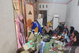 Bekerjasama dengan SMGP, PKK Purba Lamo ubah pepaya jadi kripik krispi