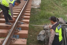 Minibus tertabrak kereta api di Deli Serdang tewaskan dua orang
