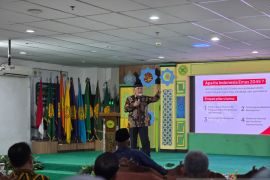Gubernur Sumbar Mahyeldi beri kuliah umum di Universitas Muhammadiyah Riau