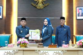 Bupati nilai Raperda perubahan tentang Pajak dan Retribusi Daerah  berharga