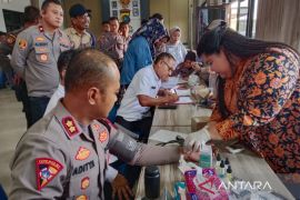 Aksi donor darah Polres Bangka Barat kumpulkan 55 kantong