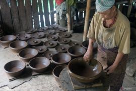 Melihat eksistensi kerajinan gerabah legendaris Banyuning di Buleleng