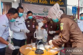 Kejari Madiun musnahkan barang bukti 51 perkara