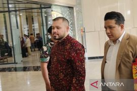 Mantan stafsus Mendikbudristek Ibrahim Arief penuhi panggilan Kejagung