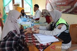 Polres Musi Rawas beri pengobatan gratis ke warga di panti jompo