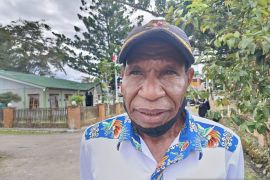 Bakesbangpol Jayawijaya perkuat komunikasi dengan lembaga gereja dan adat