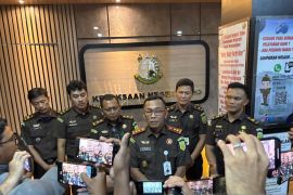 Kejaksaan tahan  tiga tersangka kasus korupsi pembangunan pasar di Tebo