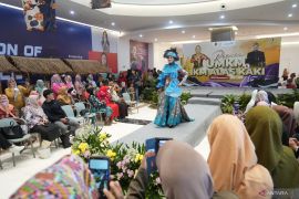 Pemkot Mojokerto tingkatkan ekonomi lewat pameran IKM alas kaki