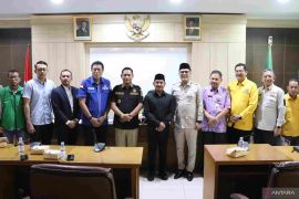 11 parpol di Kabupaten Bekasi menerima bantuan keuangan senilai Rp9,5 miliar