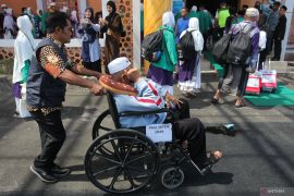 Kedatangan jamaah haji kloter satu debarkasi Surabaya