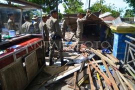 Penertiban bangunan liar di Padang Page 2 Small