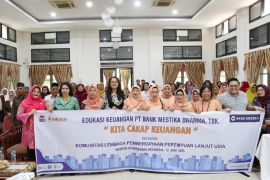 Bank Mestika gelar Edukasi Keuangan pada perempuan lanjut usia