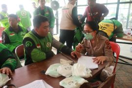 RS Bhayangkara Medan periksa  kesehatan gratis 277 pengemudi ojol