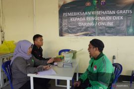 Satbrimob Polda Kaltim beri layanan kesehatan gratis untuk ojol