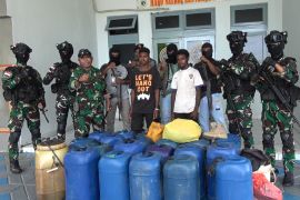 Satrol Lantamal X Jayapura gagalkan penyelundupan 825 liter BBM ke PNG