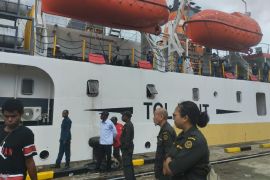 BBKHIT terus awasi pengiriman komoditas ternak di pelabuhan Papua