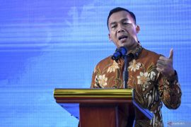 Pesawat yang ditumpangi Mendukbangga gagal mendarat di Larantuka