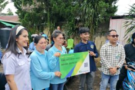 Wamen Isyana saksikan penyerahan kepesertaan BPJAMSOSTEK SPPG di Sulut