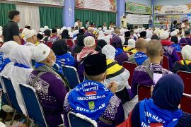 Jamaah haji dari luar Batam menginap di asrama sebelum pulang ke daerah
