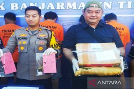 Dua pria selundupkan 500 gram ganja dari Medan ke Banjarmasin