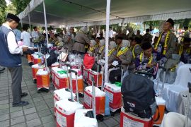 Kemenag bagi tanda pengenal penjemputan jamaah haji asal Mataram