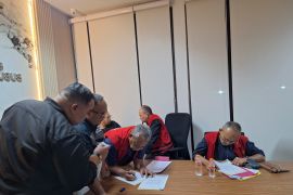 Pemkot Bandung pastikan layanan publik normal setelah kadispora ditahan