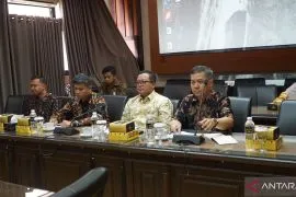 Perum Bulog Jatim lampaui target penyerapan beras petani