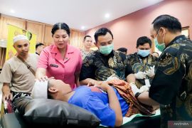 Polres Situbondo gelar khitan gratis peringati HUT ke-79 Bhayangkara