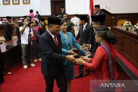 DPRD Gianyar lantik anggota dewan PAW