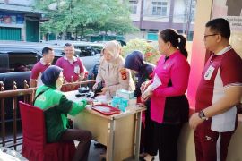 Polres OKU gelar pemeriksaan kesehatan gratis bagi ojek online