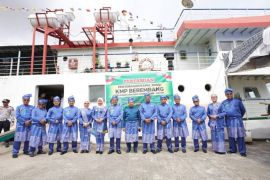 Pemprov Riau serahkan kapal roro penyeberangan Tembilahan-Batam