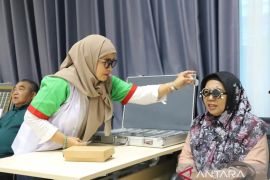 Dinkes Kaltim  beri kacamata gratis peringatan HKG PKK tahun 2025