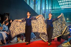 Belantara Budaya Indonesia gelar "fashion show" boyong 498 perempuan