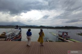 Disparbud Garut menargetkan PAD pariwisata Rp2,8 miliar tahun 2025