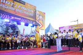 Hidayat Arsani lepas ribuan peserta Bhayangkara Babel Run 2025