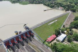 PLN dan Pemprov NTB bahas pengembangan energi terbarukan