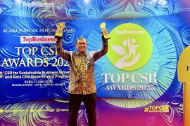 PT KNI kembali terima penghargaan TOP CSR Awards 2025