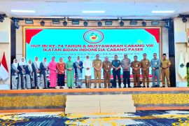 Bupati Paser komitmen dukung peningkatan fasilitas dan kesejahteraan bidan