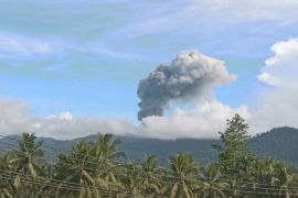 PGA sebut Gunung Dukono di Halmahera Utara erupsi