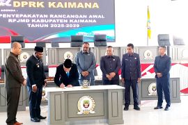 DPRK-Pemkab Kaimana sepakati rancangan awal RPJMD 2025-2029