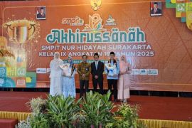 SMPIT Nur Hidayah beri beasiswa peraih Bintang Utama