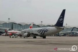 Pesawat Saudi Airlines membawa jamaah haji mendarat darurat di Bandara Kualanamu