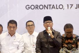 Government backs villages' adoption of Red-White Cooperatives