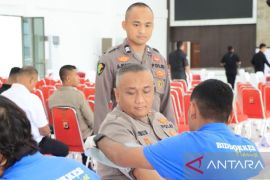 2.140 warga  Ambon ikut layanan kesehatan gratis sambut HUT Bhayangkara