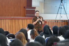 OJK ajak tiga kampus di Bali genjot literasi dan inklusi keuangan