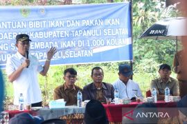Tapsel luncurkan program swasembada ikan 1.000 kolam