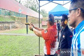 Polda Kalsel gelar kejuaraan menembak perkuat soliditas TNI-Polri