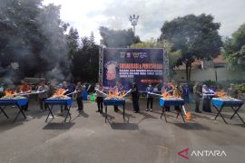 Pemkab Kudus  bersama Bea Cukai musnahkan 6 juta batang rokok ilegal