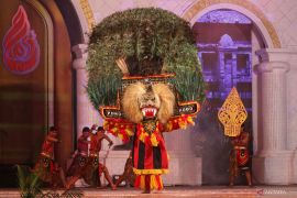 Seni tradisional dan kontemporer meriahkan pembukaan Grebeg Suro 2025