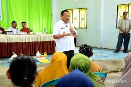 Gubernur Gorontalo tidak ingin ada anak putus sekolah